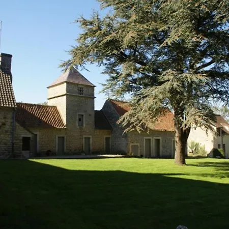 Vakantiehuis With Private Garden In Wierre Effroy
