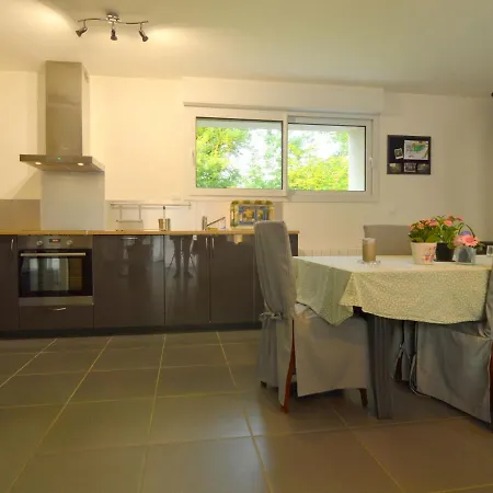 Vakantiehuis With Private Garden In Wierre Effroy *